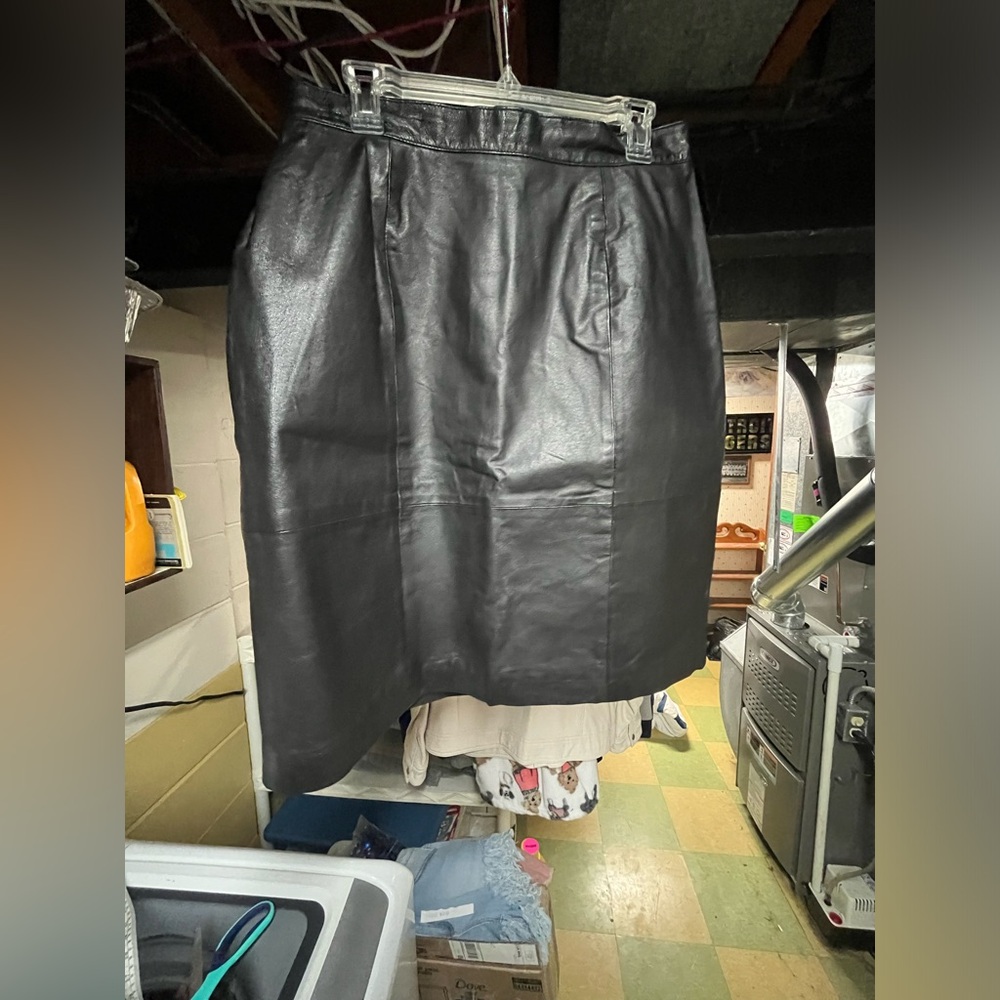 Venezia Black Leather Midi Skirt